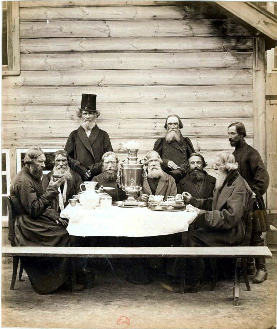 Русские купцы Казанской губернии. 1870-е годы. У них точно были избирательные права. Фото из сообщества "Казань-Социальная группа" / vk.com