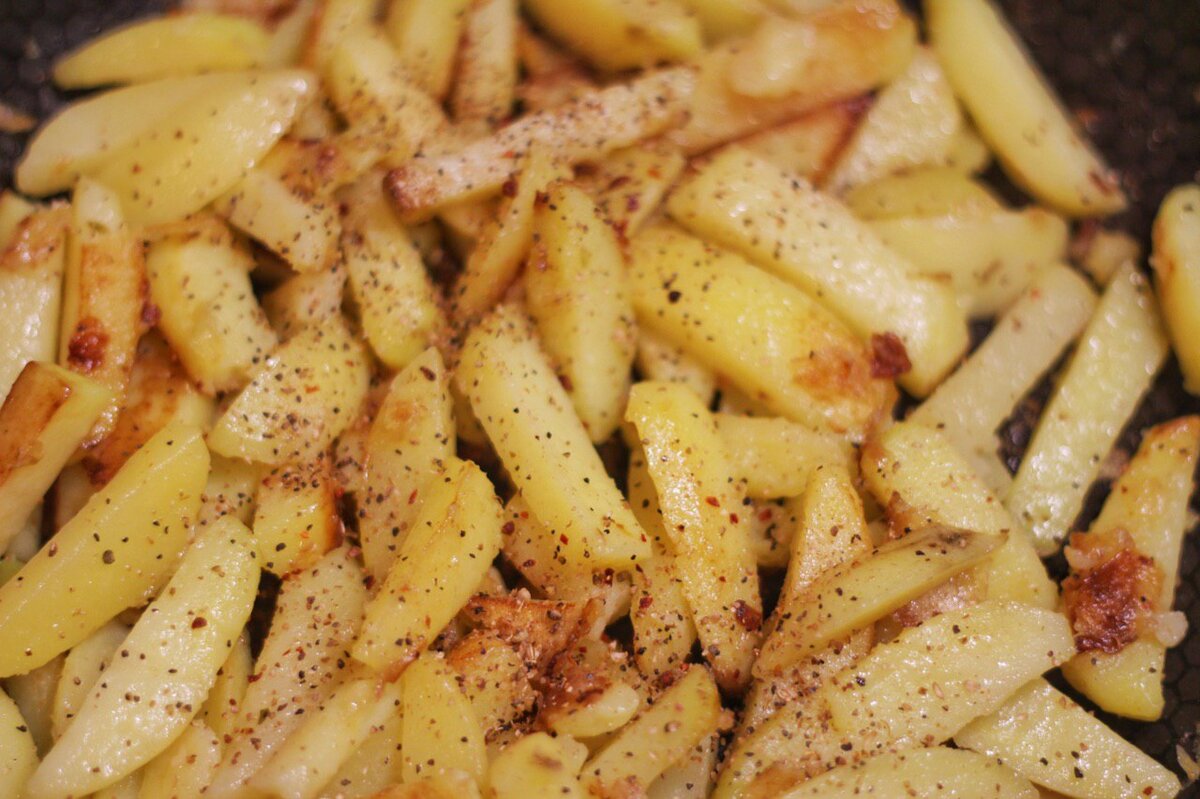 Жаренная картошка с лисичками. Ням-ням!