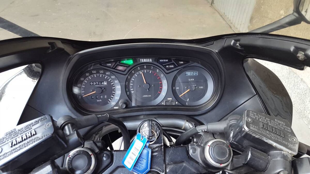 Панель приборов Yamaha FJ1200.