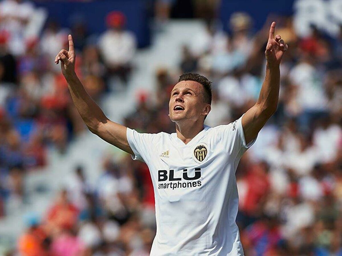 "Валенсия", за которую выступает Денис Черышев, близка к банкротству. Фото - ФК "Валенсия".