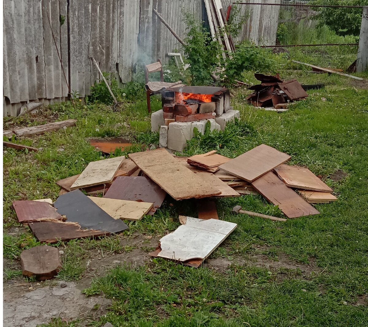 Горят стеллажи