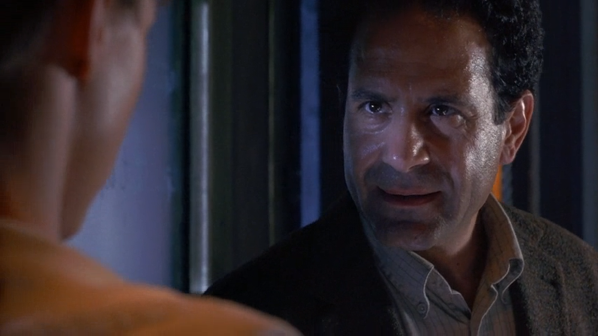 Кадр из фильма. Название – Тринадцать привидений (оригинальное название Thirteen Ghosts). Год – 2001. Страна – США, Канада. Жанр – мистический фильм ужасов.