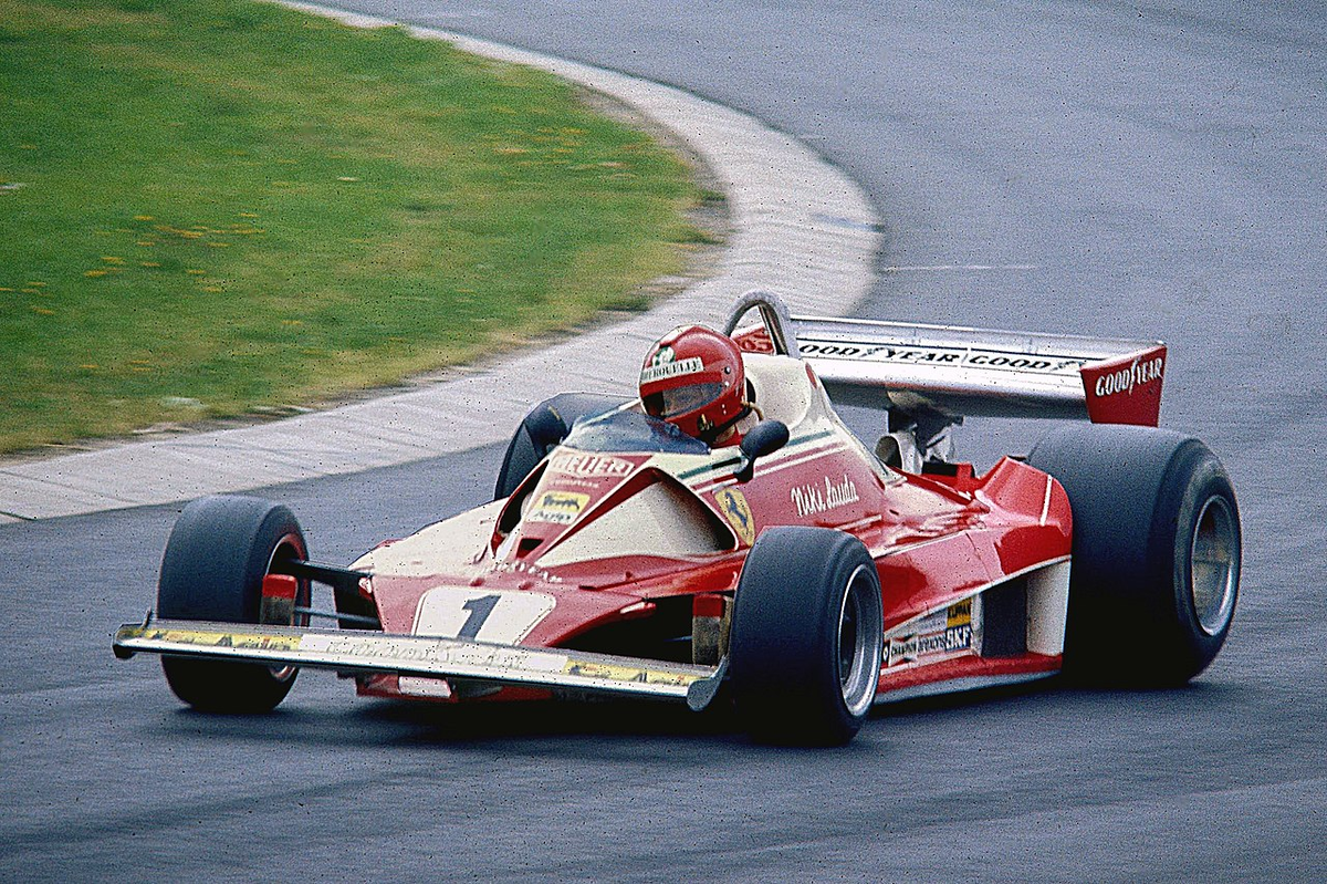 Лауда пилотирует Ferrari 312 T2, 1976 год (с) CC BY-SA 2.0 de