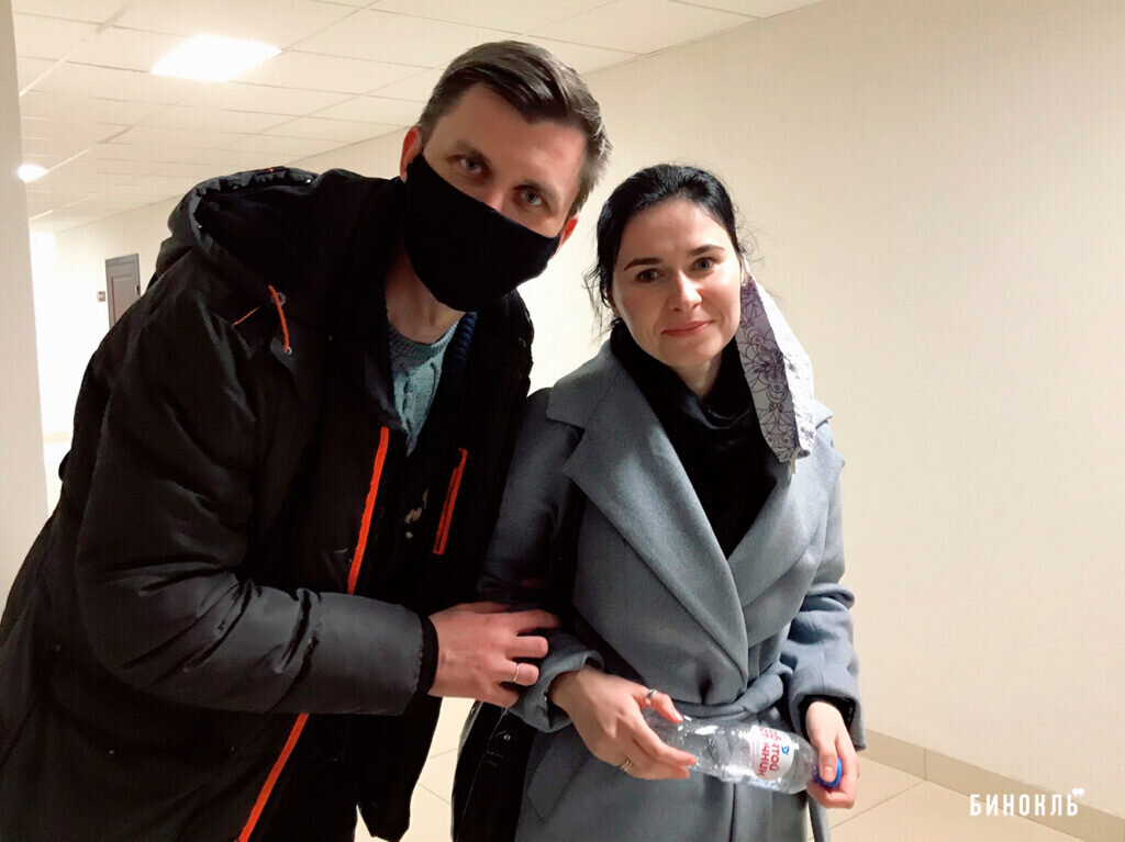 Виктория — бывшая сотрудница отдела идеологии горисполкома, уволилась в середине августа, Дмитрий — сотрудник телеканала Буг-ТВ.