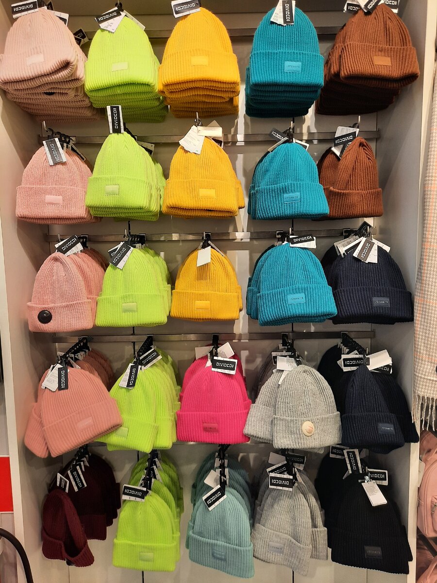 Трендовые шапки в H&M