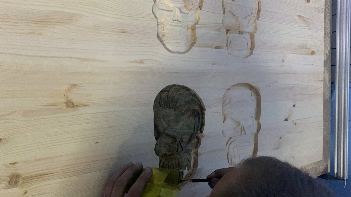 Покраска морилкой рисунка