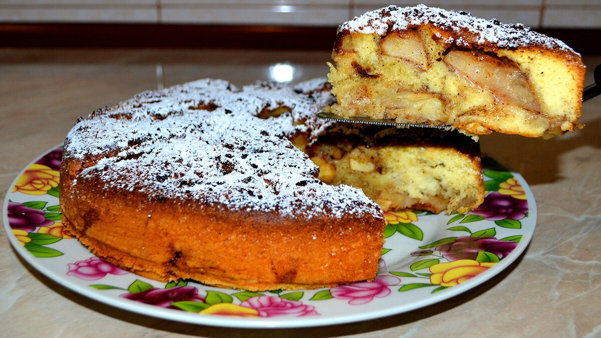 Шарлотка пышная с яблоками в духовке