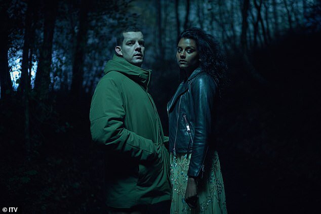 Сюжет картины знакомит зрителя с Нэйтаном - обычным счастливым британским семьянином , идиллия которого рушится как карточный домик с появлением на его пороге незванного гостя из прошлого.