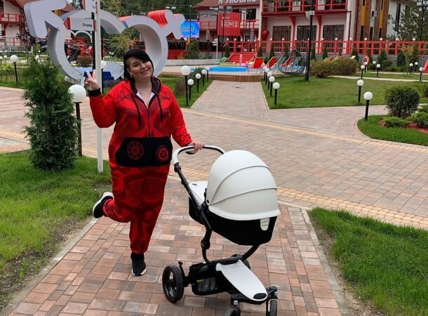 Саша Черно — новая звезда «Дома-2». Теперь молодая мама планирует собственное реалити-шоу у себя в инстаграме. СОЦСЕТИ