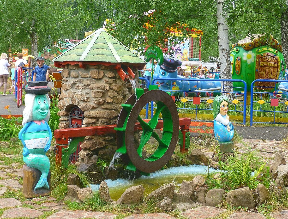 Водяной и русалка.