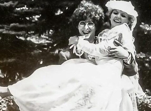 Фото: foto-history.livejournal.com российская поп-певица Валерия (настоящее имя Алла Юрьевна Перфилова) со своим первым мужем - композитором Леонидом Владимировичем Ярошевским