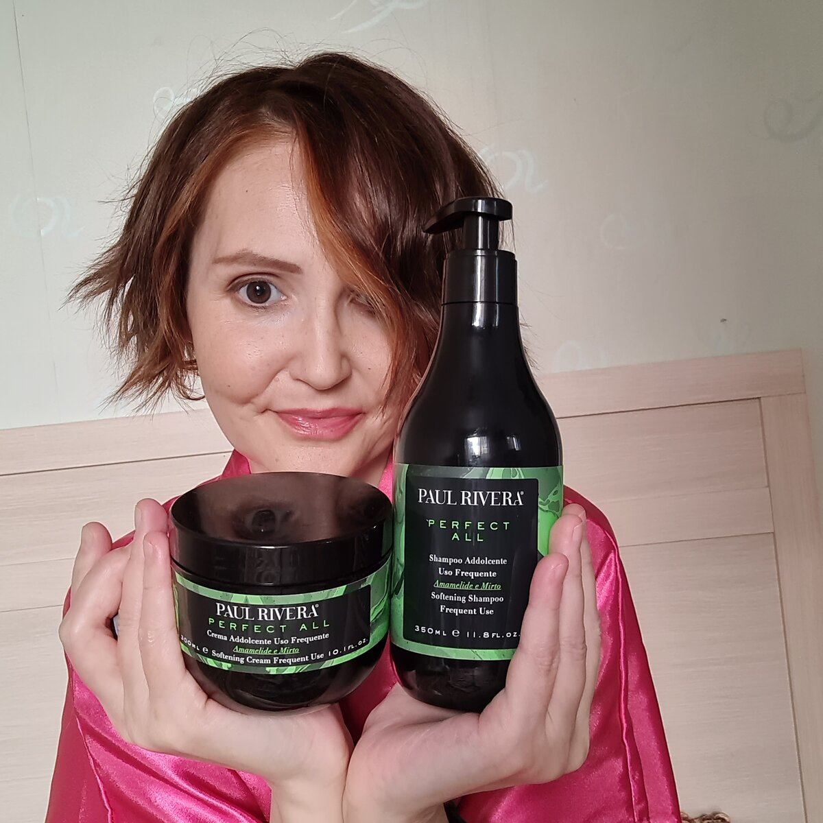 Фото автора. Крутой смягчающий шампунь и крем для волос от настоящих итальянцев. Бренд "Paul Riverа". Упаковка в лаконичном и одновременно роскошном стиле во флаконах из качественного материала. Для меня это важно. Листайте влево)