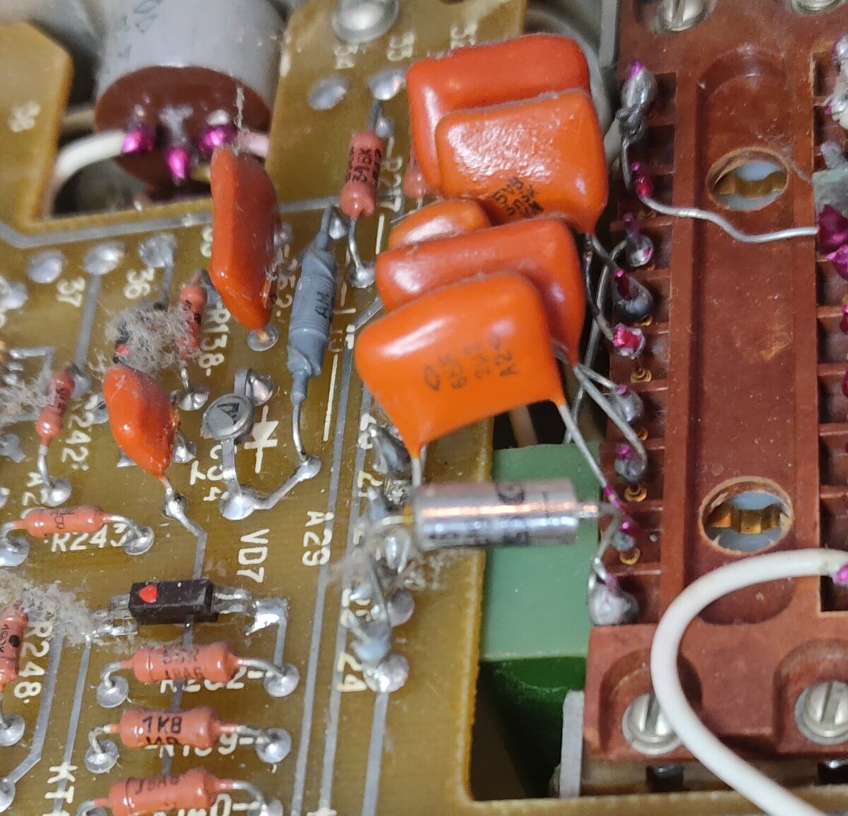 Рыжие КМ с палладием на плате.