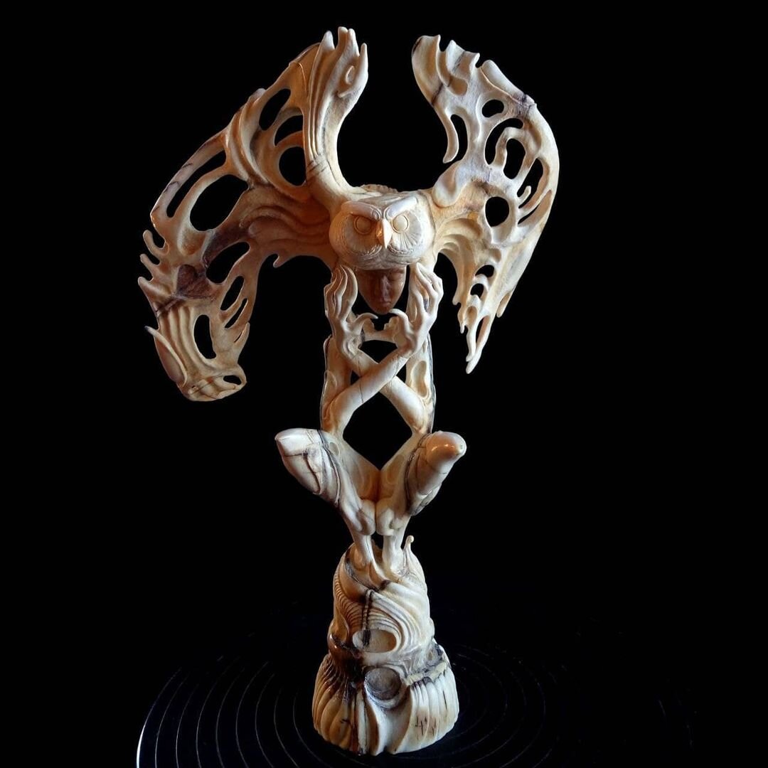 «Трон большой птицы» бивень мамонта, высота 35 см