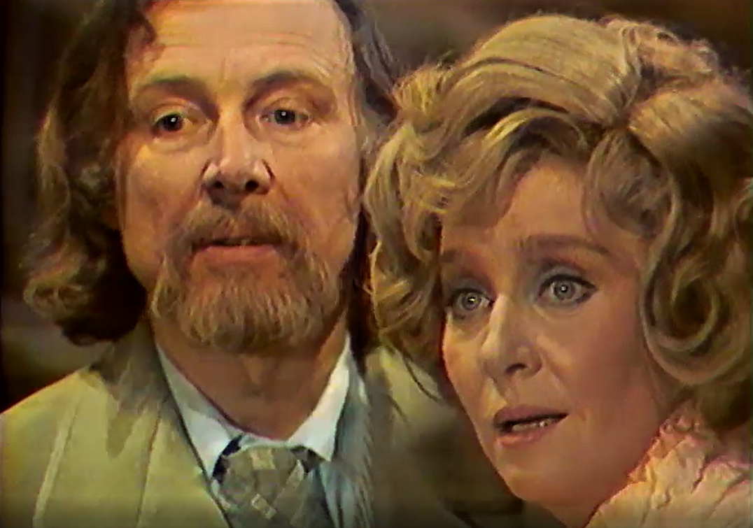 Кадр из телеспектакля "Вишневый сад" (1976)