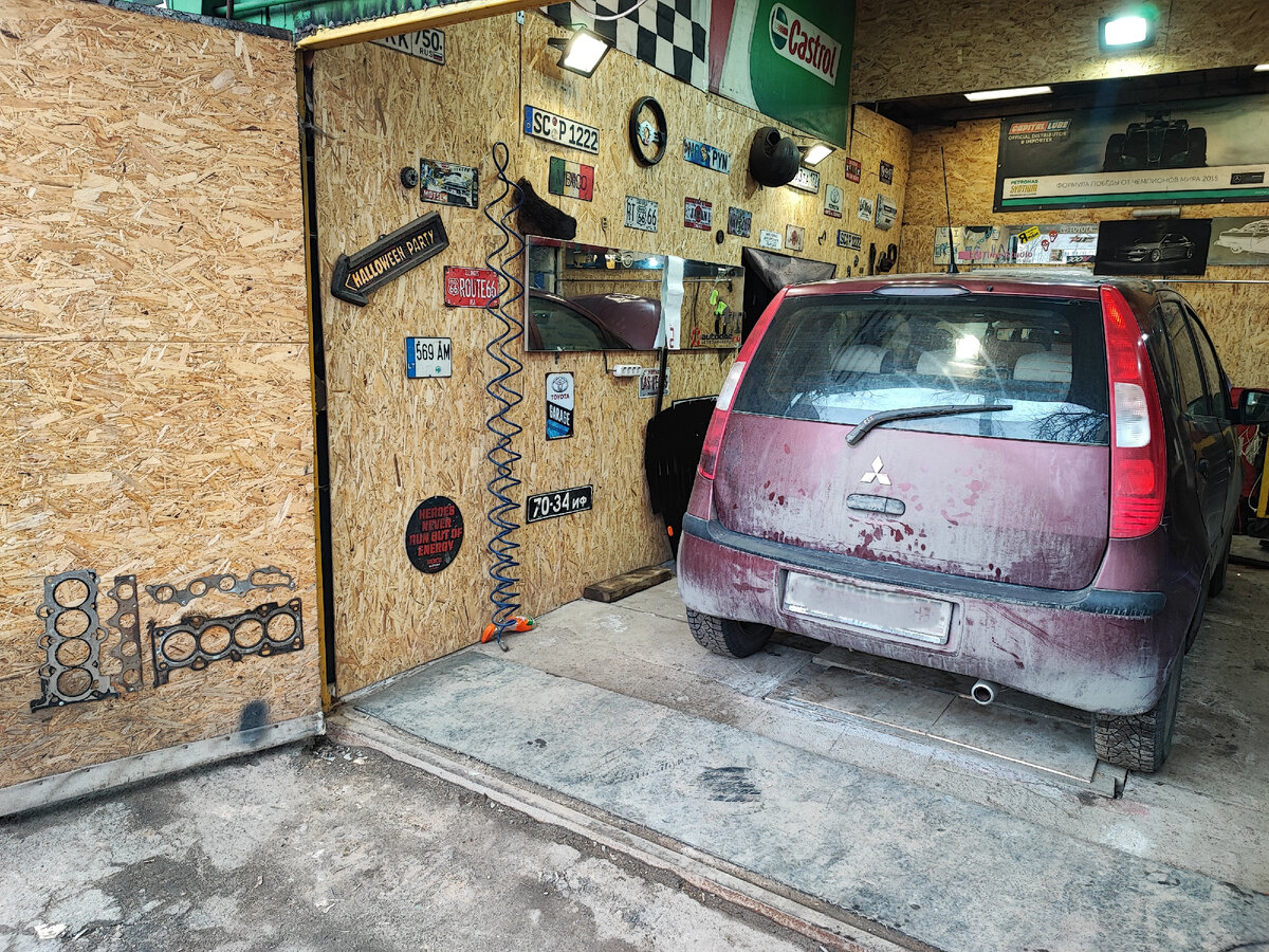 Уже пять лет только сюда