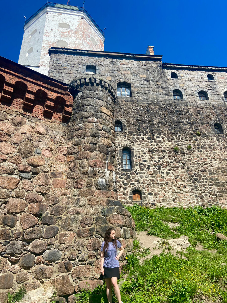 Старинные постройки впечатляют.