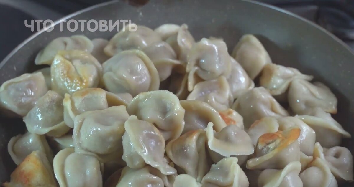 Жареные пельмени с кетчупом и майонезом