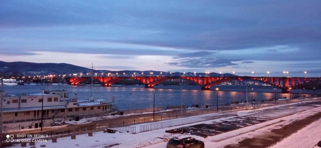 Зимнее фото Коммунального моста в Красноярке (тот, что с десяки)