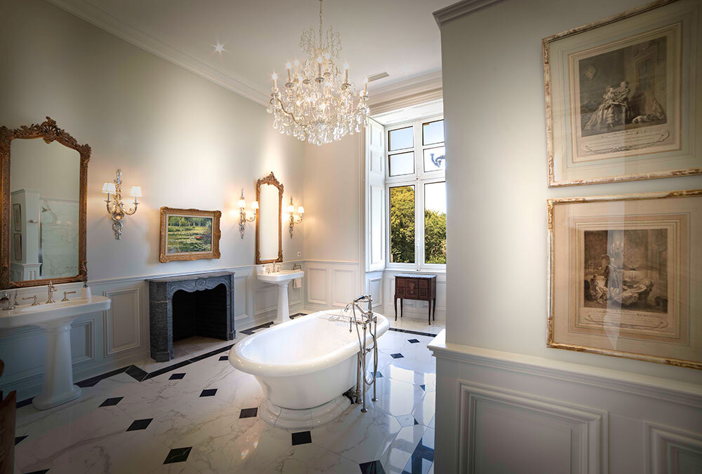    Готическое шато XIX века во Франции LEGION-MEDIA