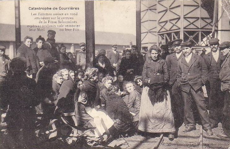 Самая страшная авария на шахте начала XX века. 10 марта 1906 года долгое время считалось самым чёрным днём европейских горняков. До аварии на китайской шахте в Бэньсиху в 1942 году трагедия на французской шахте в Куррьере являлась самой масштабной по последствиям - там погибло 1099 человек. 