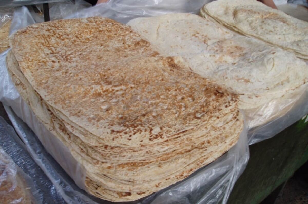    Лаваш с пучками волос продали маме с ребёнком во Владикавказе