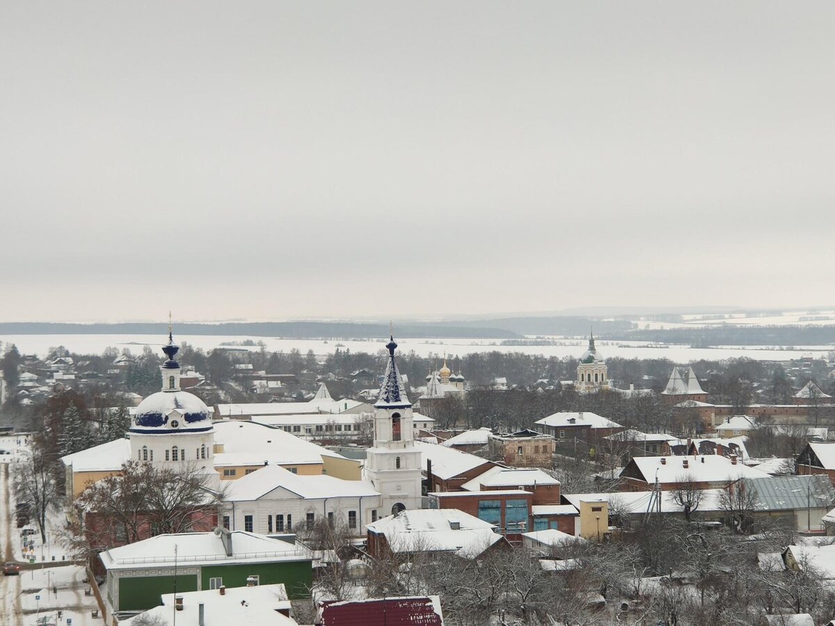 Вид со смотровой площадки водонапорной башни Зарайска.