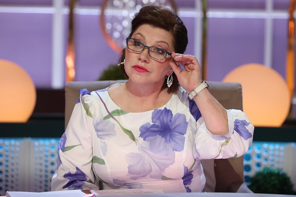    У Розы Сябитовой теперь новый соведущий — искусственный интеллект Первый канал