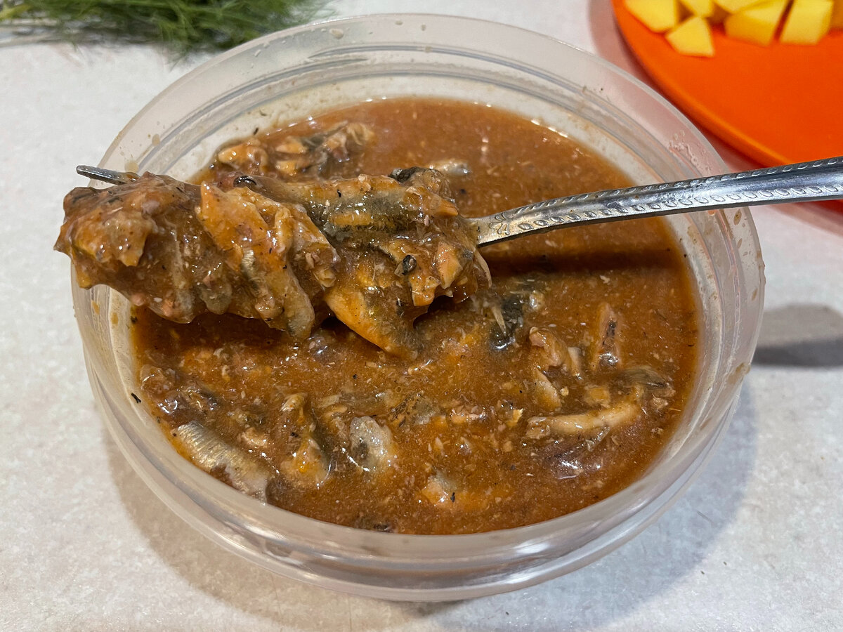 Вариант 2: Быстрый рецепт вермишелевого супа из кильки в томатном соусе