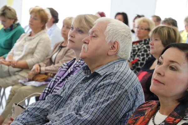     Ивановским школам выделят 1,5 млн рублей на обновление мебели в учительских