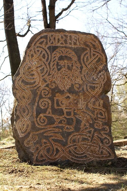 Русские рунические камни, чудом уцелевшие в Упсале, Швеция ( Асгард Светьодский)