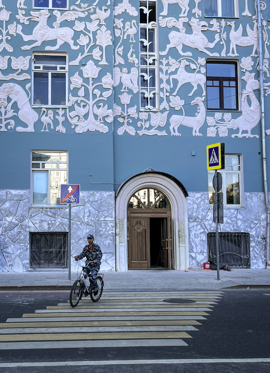 Доходный дом со зверями на Чистопрудном бульваре. Фото автора