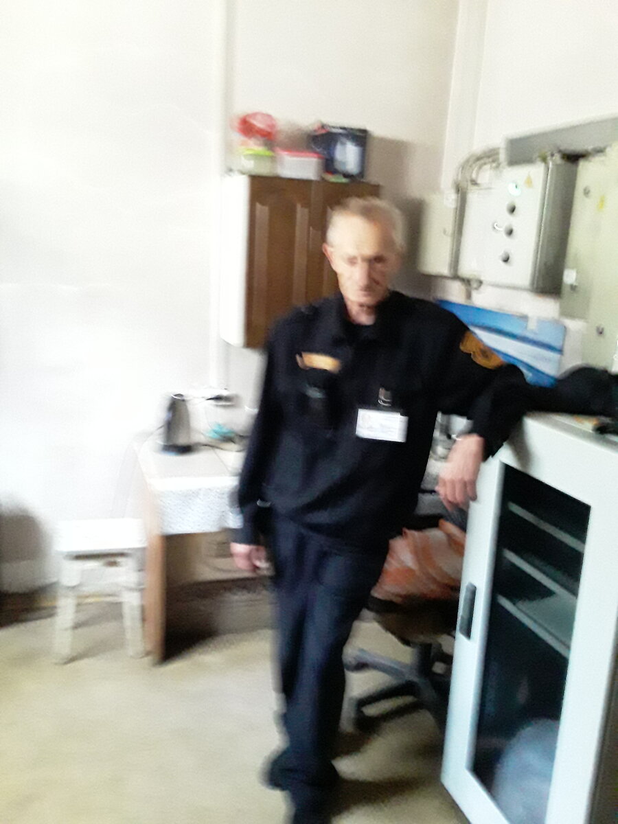 Вот я и на гражданке, на работе.