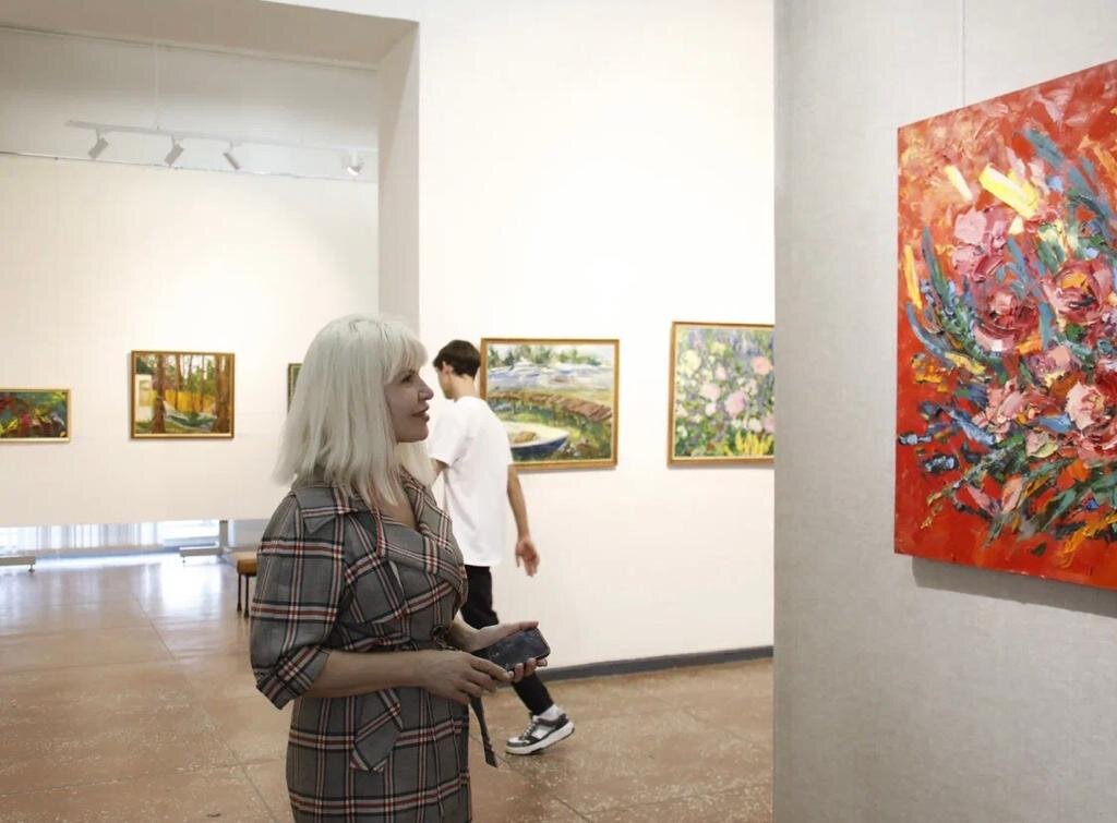    В  Туле , в зале на Красноармейском, 16 , проходит выставка Екатерины Дворкович "Однажды летом...-9