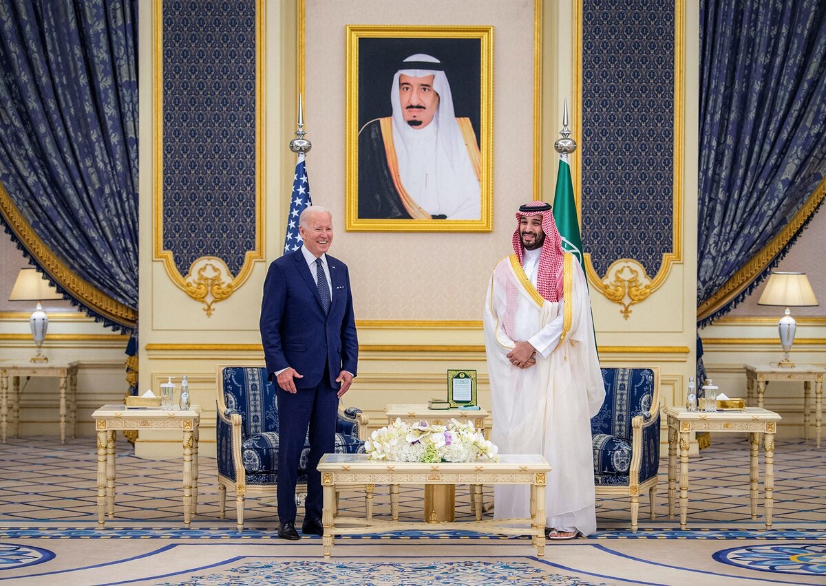 Встреча Джо Байдена и Мухаммеда бин Салмана, 15 июля 2022 года. Фото: Bandar Al-Jaloud / Saudi Royal Palace / AFP / Getty Images