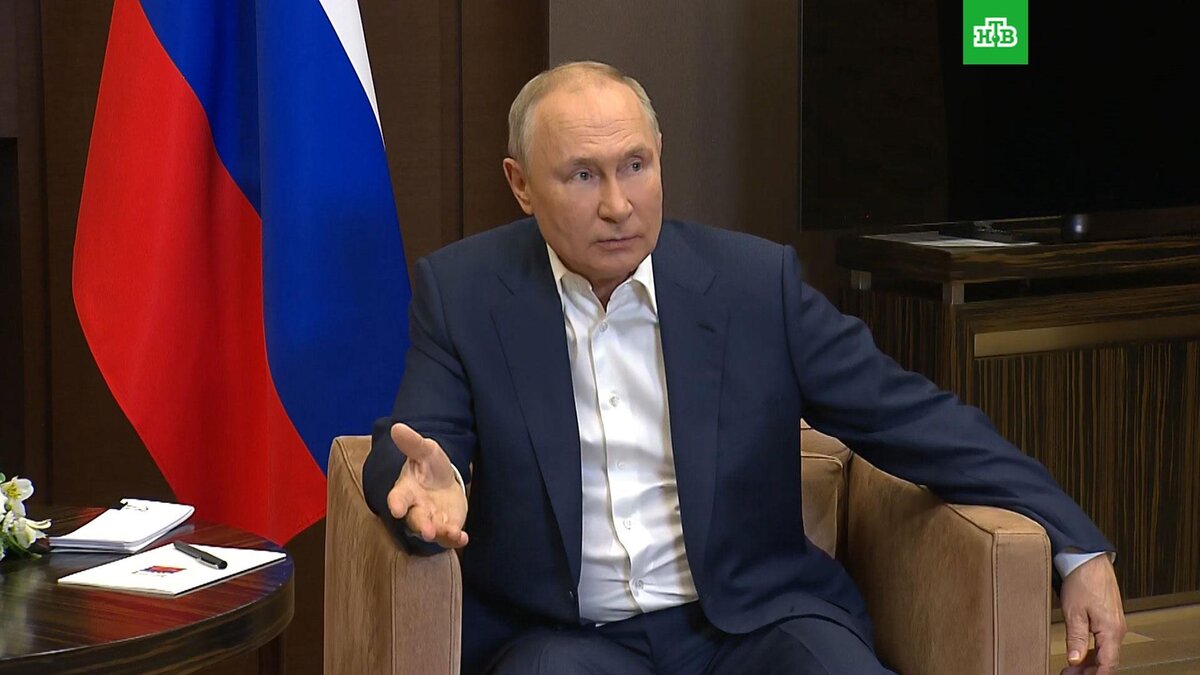    Путин призвал Киев «не плясать под чужую дудку»