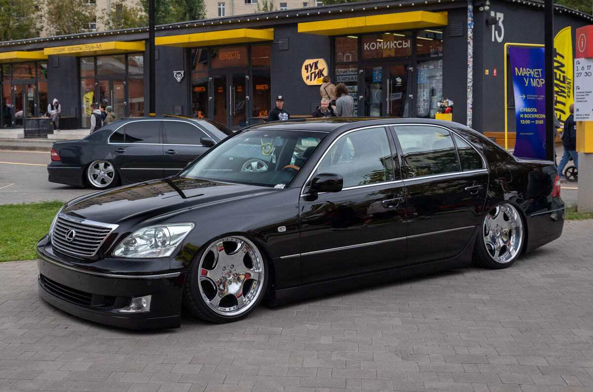    Чтобы грамотно построить низкий автомобиль, недостаточно просто опустить его на асфальт.   
Светлана Парфенова