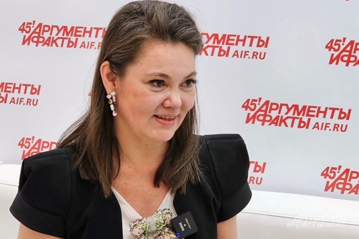   Елена Мякотникова.