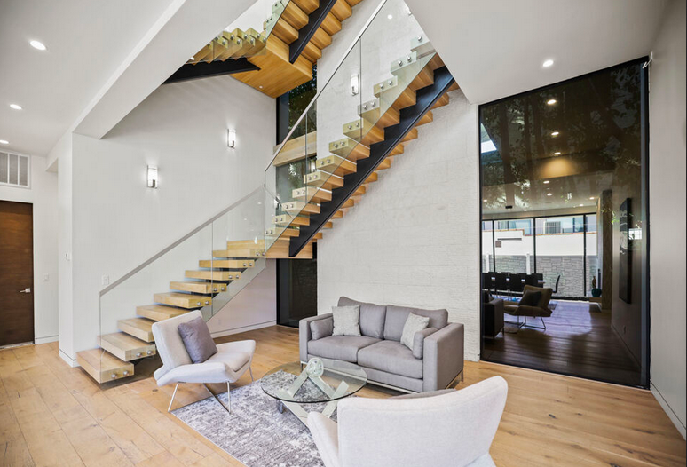 Отделочные работы под ключ в таунхаусе.