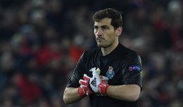 Во время тренировки "Порту" в среду, 1 мая, Икеру Касильясу стало плохо. У него диагностировали инфаркт миокарда, и сразу госпитализировали.