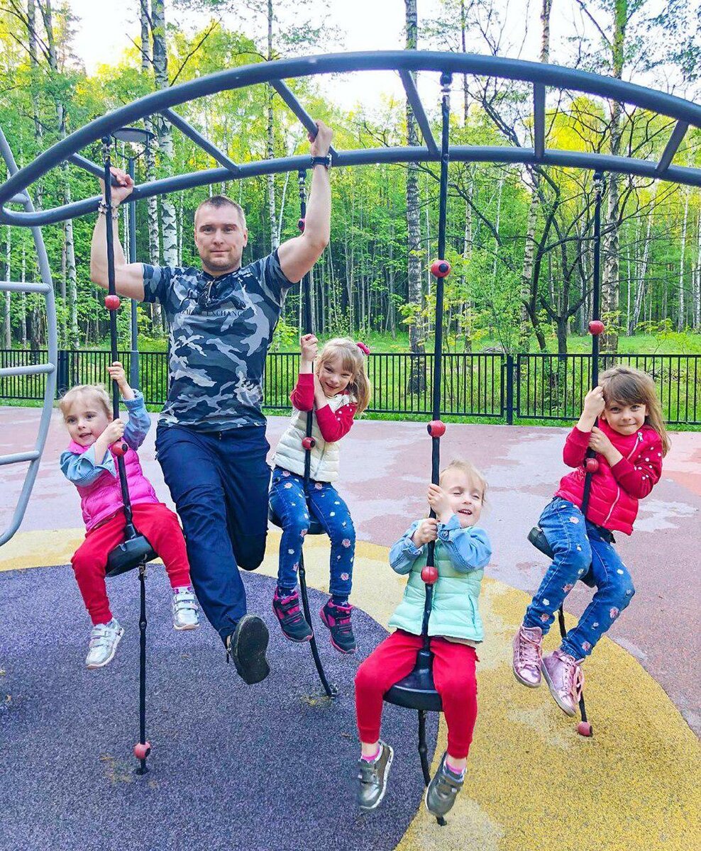 Акробатический этюд «молодец и грозди детей»=)))