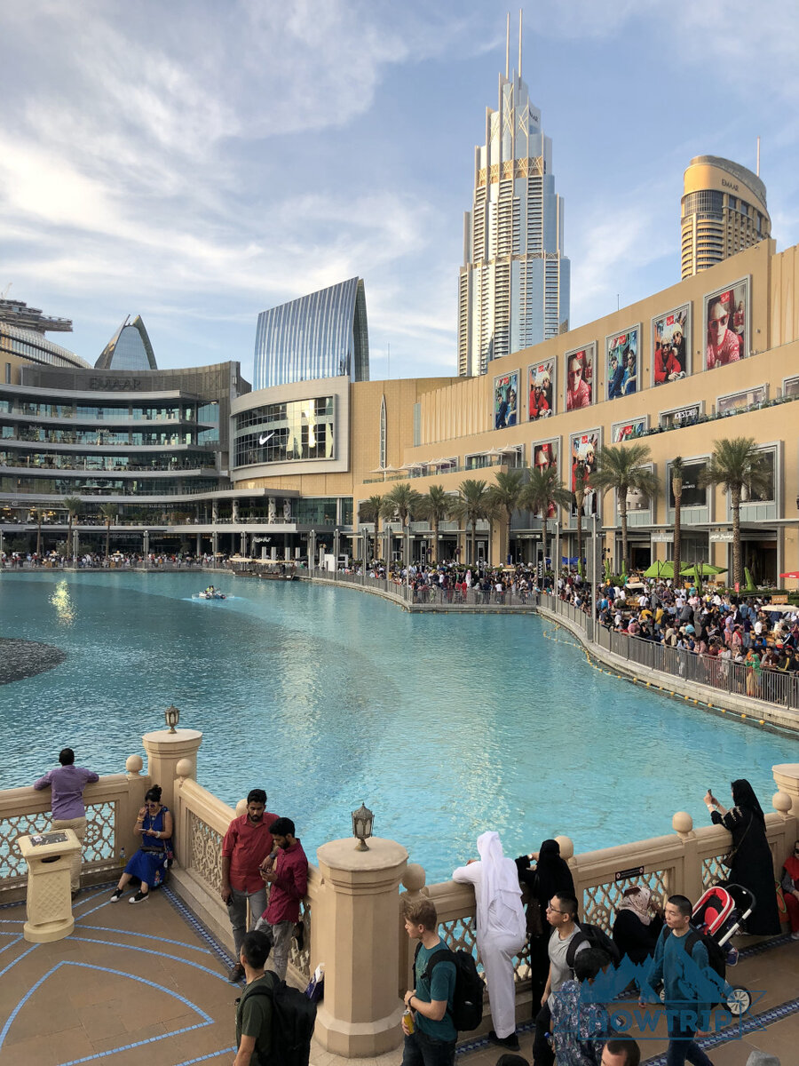 Фонтан перед Бурдж Халифа