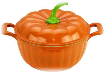 Время, необходимое для того, чтобы сварить овощ до готовности, зависит от конкретного рецепта. Когда тыква выступает основой для другого блюда, либо используется в качестве дополнительного ингредиента, тогда ее можно слегка недоварить. Если она употребляется, как самостоятельный продукт, ей нужна полноценная термическая обработка. При этом готовое блюдо не должно быть разваренным, чтобы выглядеть аппетитно. В среднем, для приготовления вареной тыквы потребуется минут 20 - 30.