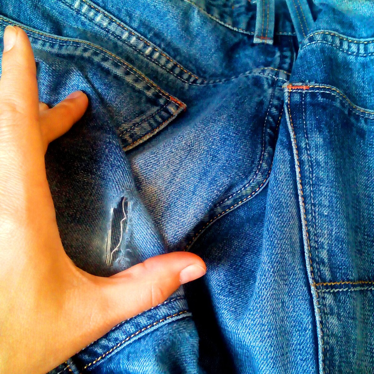 Как зашить джинсы между ног незаметно: своими руками | Джинсы, Джинсовая ткань, Шитье вручную