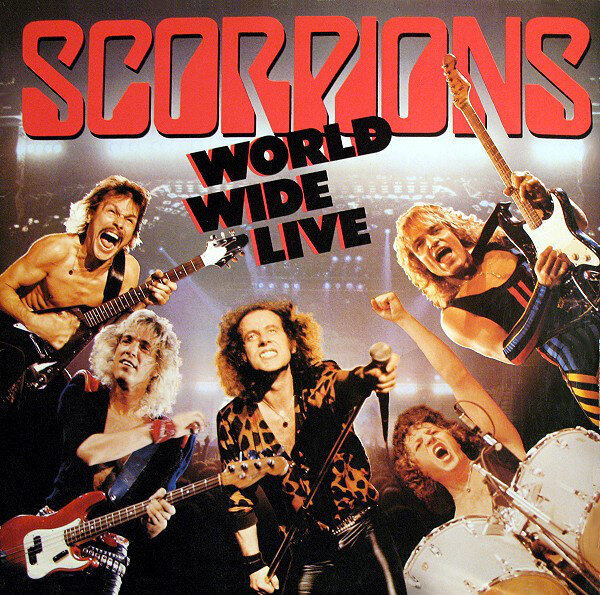 На фотографии обложка винилового издания альбома World Wide Live группы Scorpions