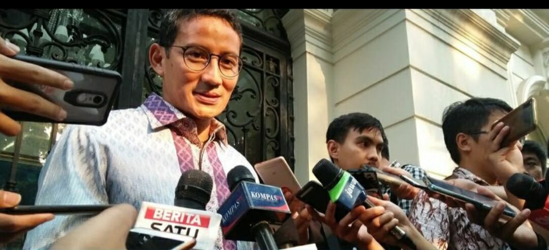 Сандиага Уно на Джалан Пуломбангкенг, Джакарта, понедельник (14.10.2009). 
