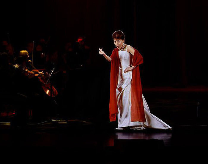 Выступает голограмма Марии Каллас