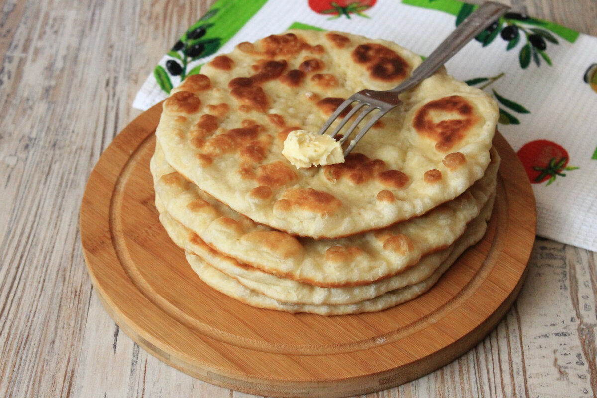 Быстро вместо. Лепешки на сковороде вместо хлеба. Быстрые лепешки. Вкусные лепёшки на сковороде. Быстрые лепешки на сковороде.