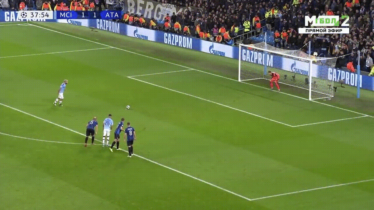 2:1. Серхио Агуэро (гол с пенальти). 38 минута.