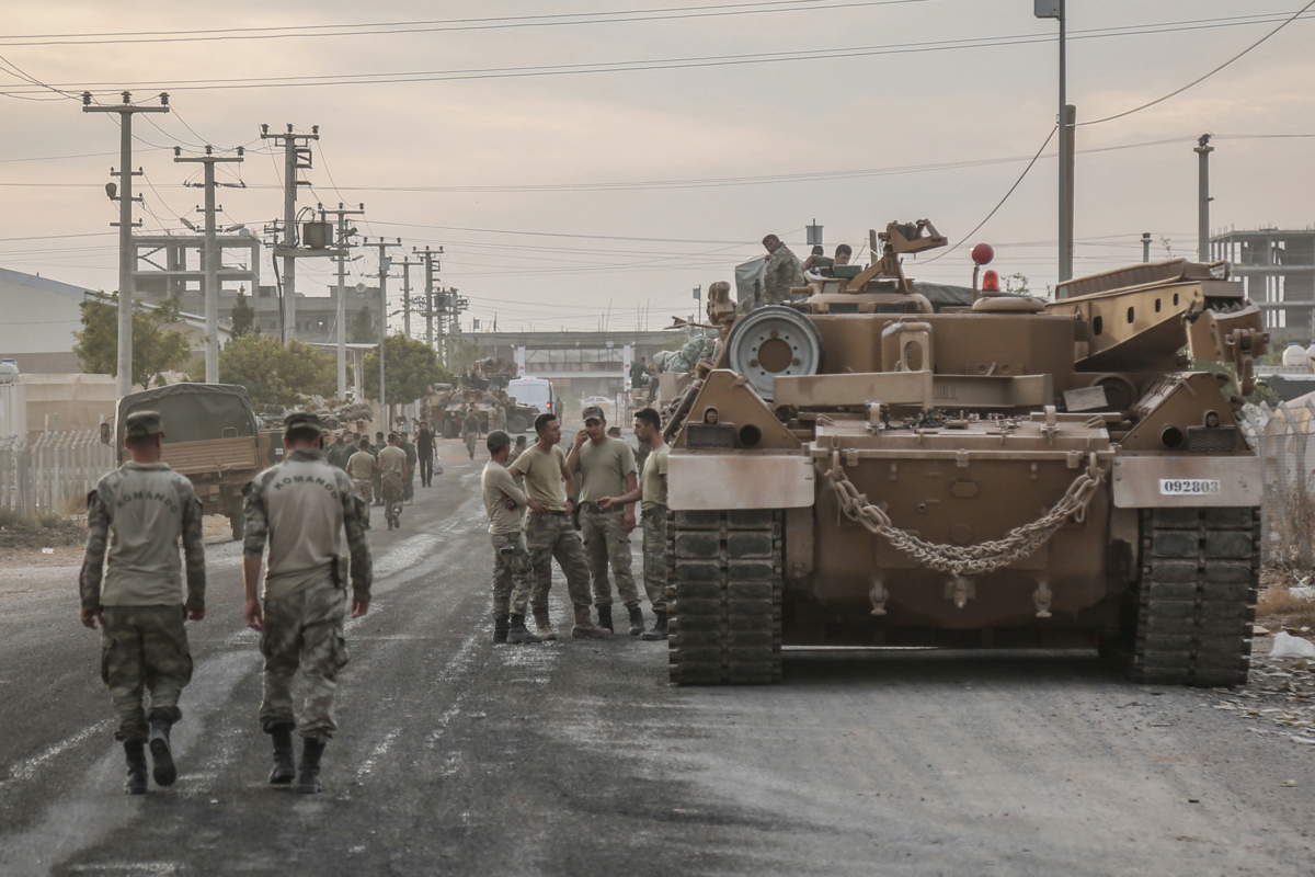 Военная операция в сирии. Турецкие войска в ираке. Военная операция россии в сирии. Колонна российской техники в сирии. Операция в сирии.